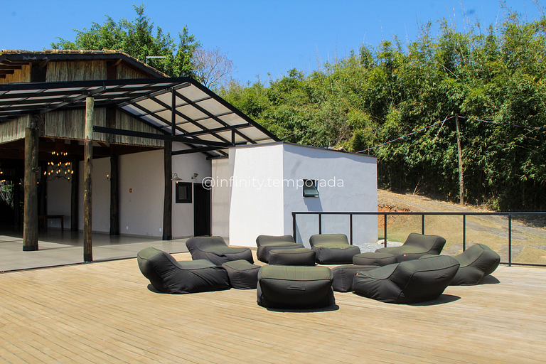Igaratá: refúgio em meio a natureza com piscina e cabanas