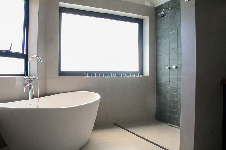 Exclusive Retreat on the Igaratá Reservoir
