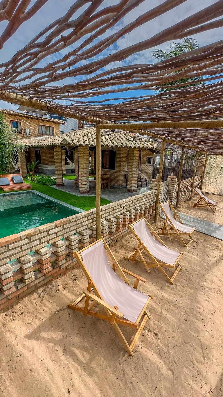 Casa pé-na-areia c/ piscina e churrasqueira em Japaratinga
