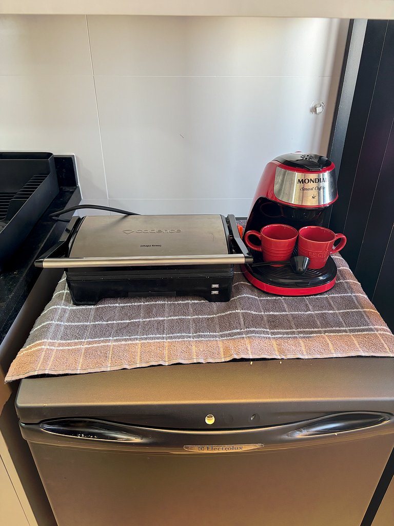 Fully equipped apt: A/C, pool & gym in Downtown
