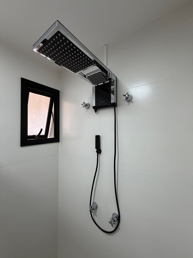 Fully equipped apt: A/C, pool & gym in Downtown