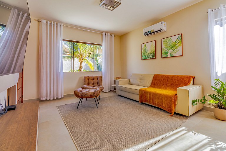 Casa ampla com churrasqueira e ar condicionado