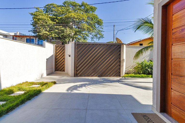Casa ampla com churrasqueira e ar condicionado