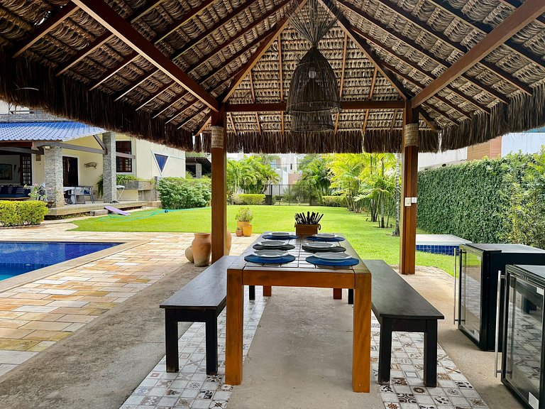 Piscina e churrasqueira em condomínio beira-mar Carneiros