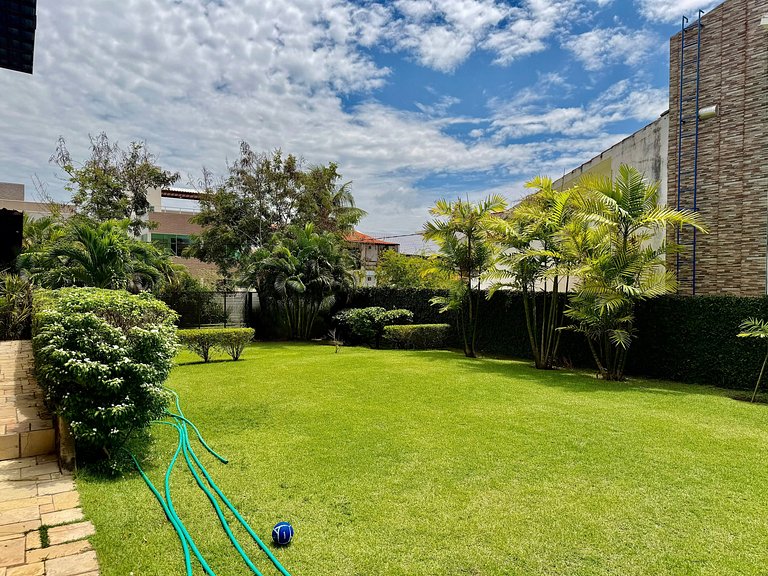 Piscina e churrasqueira em condomínio beira-mar Carneiros
