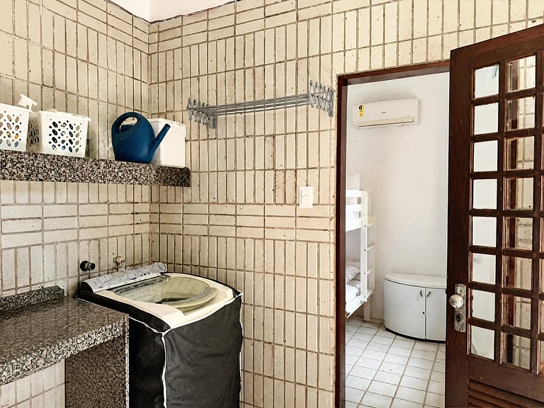 Piscina e churrasqueira em condomínio beira-mar Carneiros