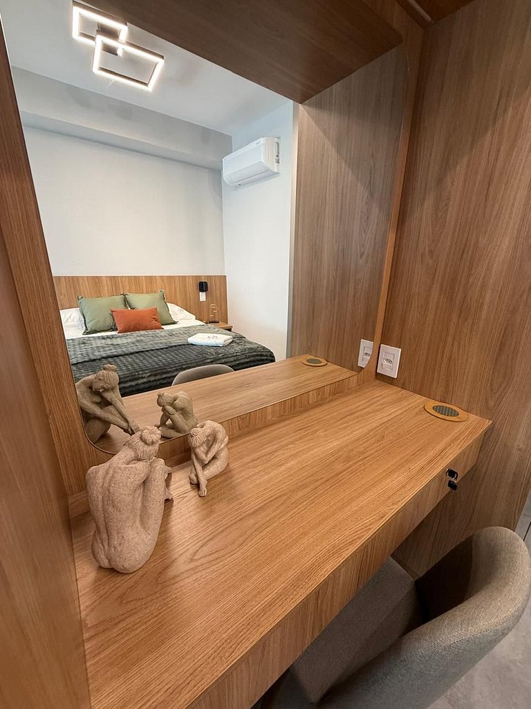 AC, pool, WIFI, bed linens and gym