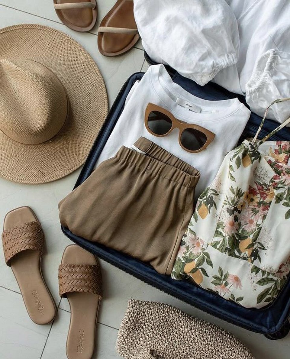 O que levar na mala para destinos com clima tropical o ano todo?